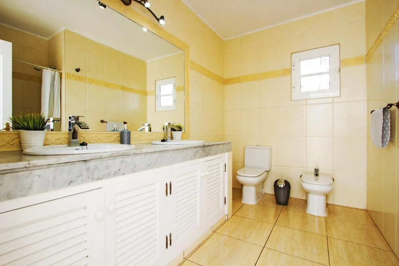 פוארטו דל כרמן Villa Adsey  פוארטו דל כרמן